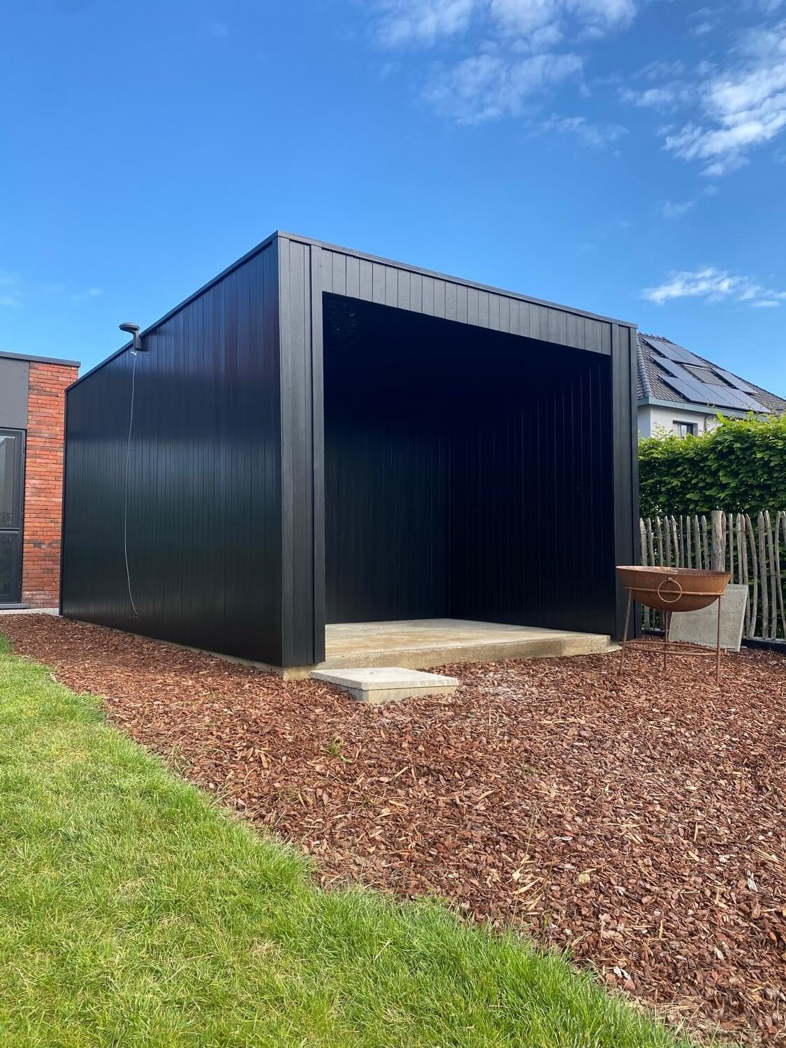 Tuinhuis in de verf